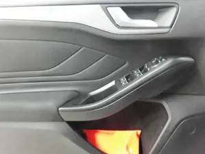 Ford Focus Focus Turnier 1.5 EcoBlue COOLCONNECT Bild 4