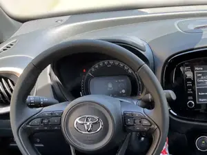 Toyota Aygo X 5-Türer Pulse 1,0-l-VVT-i 5-Gang-Schaltgetriebe Bild 2