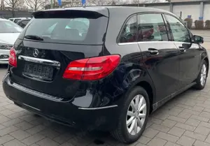 Mercedes-Benz B 180 B 180 (TÜV AU Neu) 1-hand  Vollleder/Top zustan