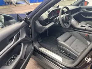 Porsche Taycan 4 S · PEPITA · Hinterachs · 21" Mission E Bild 5