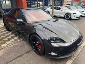 Porsche Taycan 4 S · PEPITA · Hinterachs · 21" Mission E Bild 3