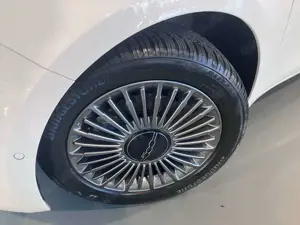 Fiat 500e 42kWh - Navi/ Kamera/ Sitzh. Bild 2