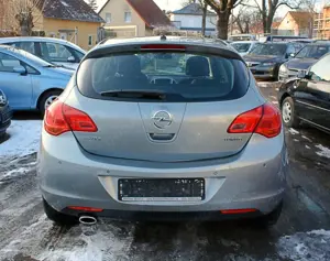 Opel Astra J Lim. 5-trg. Edition / TÜV/AU 05/2027 Bild 5