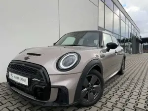 MINI Cooper S LkHz RFK SHZ ACC Parkass DrivAss NAV Bild 1