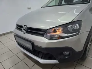 Volkswagen Polo V Cross Polo 1.4 MPI Cool  Sound 1.Hand Bild 5