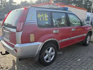 Nissan X-Trail 2,2 DCI 4x4 Feuerwehr-ELW