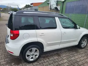 Skoda Yeti 1.6 TDI Green tec DSG Elegance Bild 4