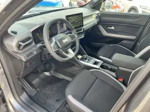 Dacia Duster Full Hybrid 155 Journey Winterpaket+Navi+LED Bild 5