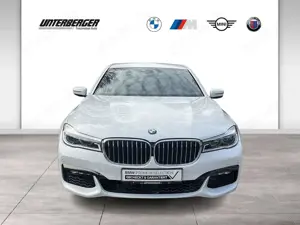 BMW 740 d xDrive Limousine M Sportpaket Head-Up DAB Bild 2