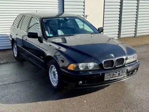BMW 520 i Touring-Klimaautom.-Sitzheiz-Tempomat-PDC Bild 3