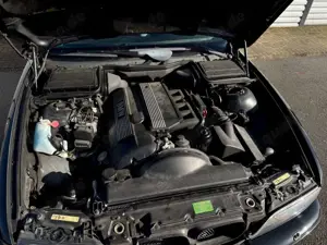 BMW 520 i Touring-Klimaautom.-Sitzheiz-Tempomat-PDC Bild 5