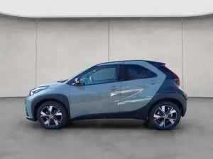 Toyota Aygo X X 1,5 Hybrid Teamplayer Sitzheizung Kamera Bild 2