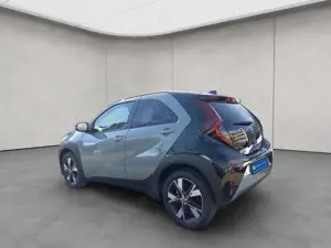 Toyota Aygo X X 1,5 Hybrid Teamplayer Sitzheizung Kamera Bild 3