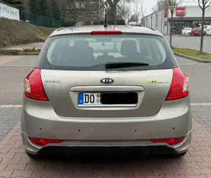 Kia Ceed / cee'd 1.6 CRDi Spirit Bild 2