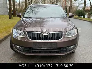 Skoda Octavia Combi 2.0 TDI*****Elegance*DSG*NAVI*PANO Bild 5