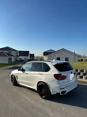 BMW X5 xDrive 40 d M Performance Bild 2