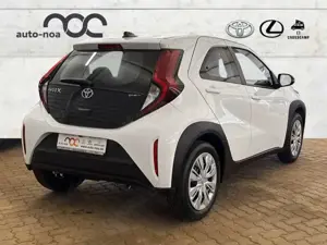 Toyota Aygo X Hybrid Pure Apple CarPlay Android Auto Musikstream Bild 2