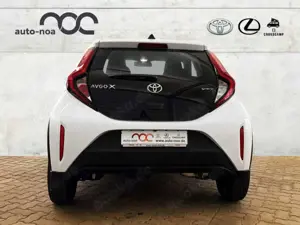 Toyota Aygo X Hybrid Pure Apple CarPlay Android Auto Musikstream Bild 5