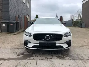 Volvo V90 Kombi Plus Dark Recharge Plug-In Hybrid AWD Bild 5