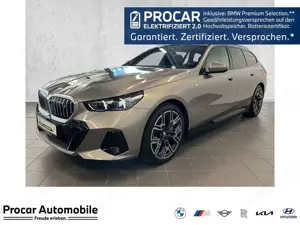 BMW i5 eDrive40 Touring M Sport HUD PANO ACC AHK LM