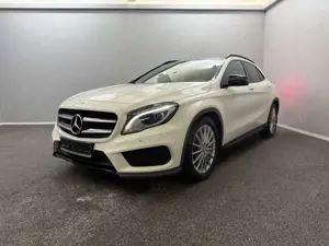 Mercedes-Benz GLA 200 AMG LINE*PANO*BI-XENON*KAMERA