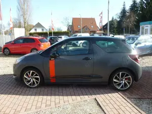Citroen DS3 PureTech 130 Xenon/17Zoll/RFK/Leder/SHZ/BT Bild 2
