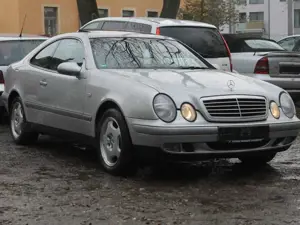 Mercedes-Benz CLK 200 CLK-Klasse 200 Coupe Elegance Auto SD