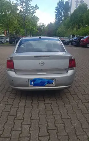 Opel Vectra Bild 2