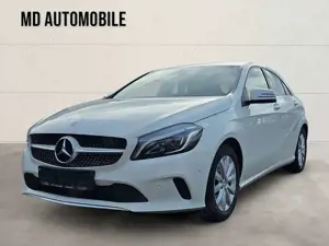Mercedes-Benz A 200 A A 200 BlueEfficiency LED Navi Aus 1 Hand