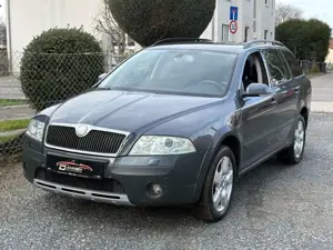 Skoda Octavia Combi Scout 4X4 TOP*GEPFLEGT*9/26 TÜV*..