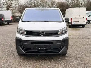 Opel Vivaro Bild 2