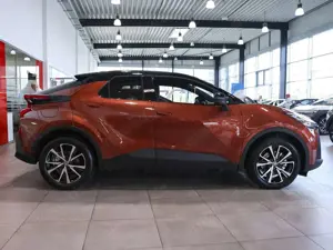 Toyota C-HR 2.0 Plug-in Hybrid Teamplayer NAVI SHZ PDC Bild 3