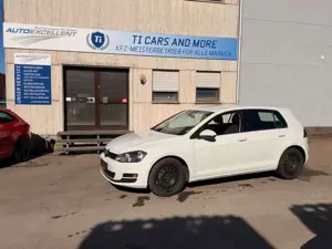 Volkswagen Golf VII Lim. Trendline BMT EURO6 1 Hand