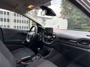 Ford Fiesta Cool  Connect Klima LED Navi Einparkhilfe LED Bild 4
