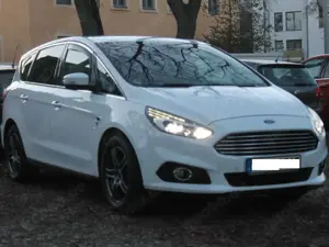 Ford S-Max S-Max 2.0 TDCI Titanium Auto 7Si ACC LED EU6 Bild 2