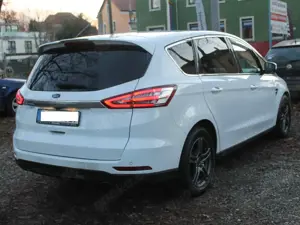 Ford S-Max S-Max 2.0 TDCI Titanium Auto 7Si ACC LED EU6 Bild 4