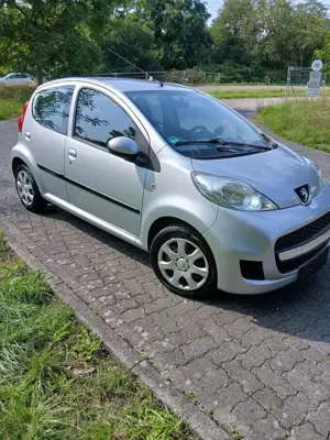 Peugeot 107 Bild 2