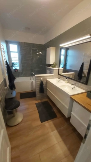 Ein Einfamilienhaus zum Verkauf in Szolnok, Ungarn, in einer exklusiven Wohnanlage am Fluss Zagyva