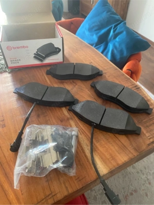 Bremsbeläge Bremsklötze neu Bremsen von Brembo Vorne Bild 3
