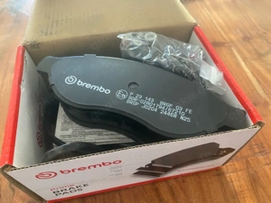 Bremsbeläge Bremsklötze neu Bremsen von Brembo Vorne Bild 2