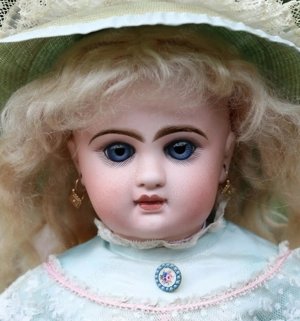 Outstanding Jumeau doll by Emile Douillet 19 (47 cm)
