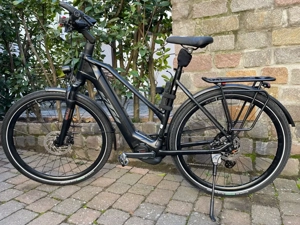 KTM Cento 10 Plus   Damen E-Bike   Bosch Motor   750 Wh   RH 56 cm   2.350 km   2.400   VB