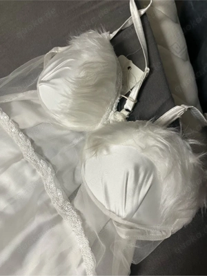 Eleganter, neuer Braut-Robe zu verkaufen