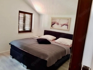 Ferienhaus Kroatien,Kastel Stafilic,4SFZ,Meerblick,Strand,großes Grundstück Bild 2
