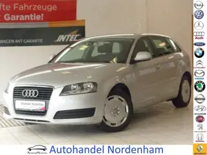 Audi A3 1.6 Attraction*AUTOMATIK*AHK*1.HAND*TÜV NEU*
