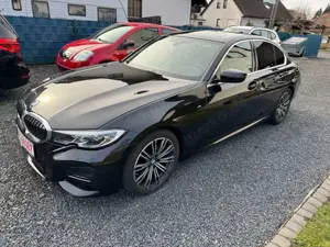 BMW 320 i M Sport,Leder,Head-Up,Laser,Live C.Prof