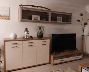 Wohnwand Crescendo plus Vitrine Holz Nocce Crema gepflegt 