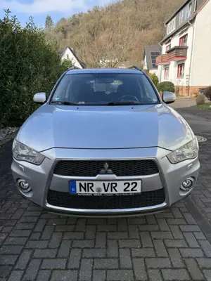 Mitsubishi Outlander 2.2 DI-D 4WD Bild 2