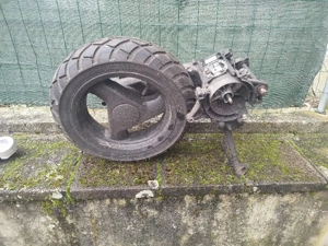 Peugeot stehend Motor Roller 50ccm Speedfight Elystar Vivacity