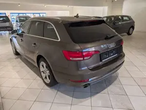 Audi A4 Avant 2.0 TSI Navi Xenon AHK Bild 5